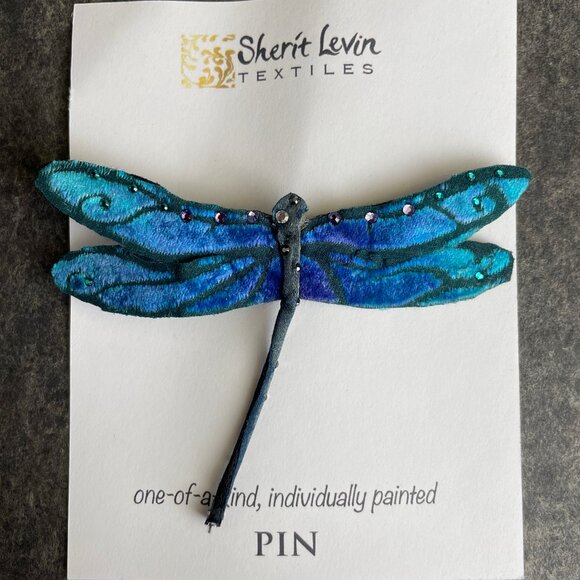 Sherit Levin artisan hand-painted velvet dragonfly pin - Picture 2 of 4
